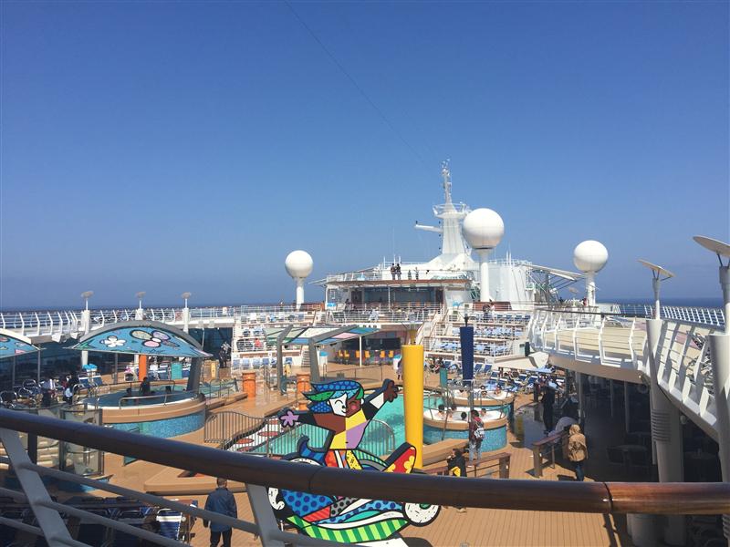 邮轮 上海国际邮轮码头港口 皇家加勒比海洋水手号