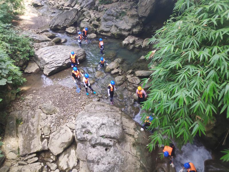 Jindaoxia Creek and Scenic Spots Along the Way Jindaoxia Creek and Scenic Spots Along the Way