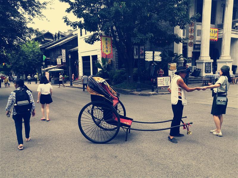 两江影视城 民国街 人力三轮车