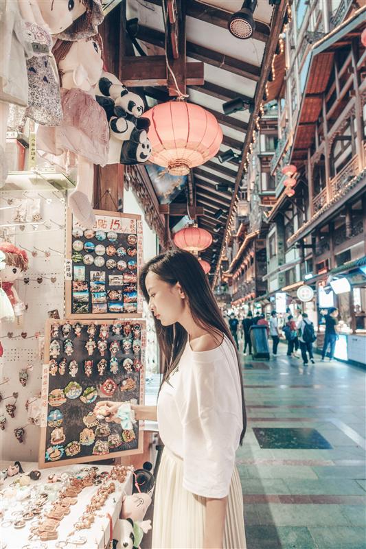 重庆 解放碑 洪崖洞 豆豆单人照  重庆 解放碑 洪崖洞 豆豆单人照