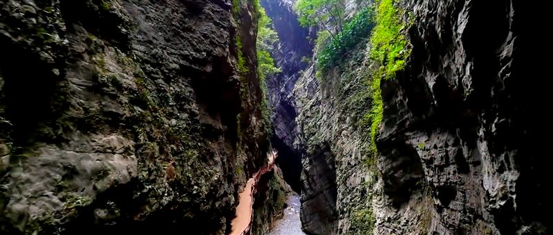 武陵山大裂谷 武陵山大裂谷