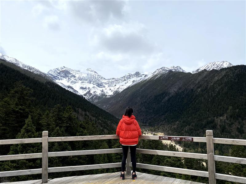 Sightseeing Platform of Huanglong Scenic and Historic Interest Area in Sichuan Scenic Area Sightseeing Platform of Huanglong Scenic and Historic Interest Area in Sichuan Scenic Area