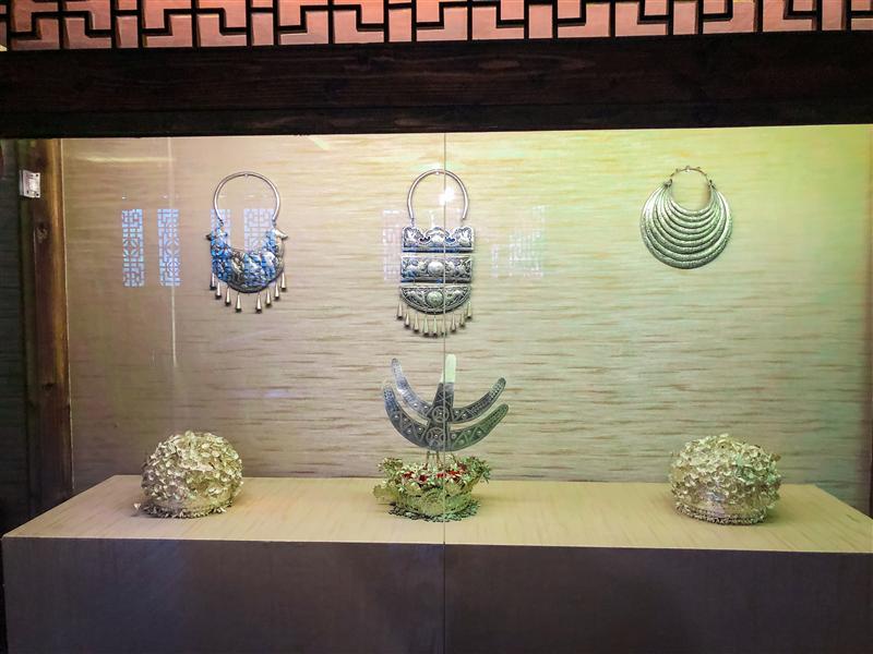 重庆 彭水 蚩尤九黎城 苗族银饰展示 