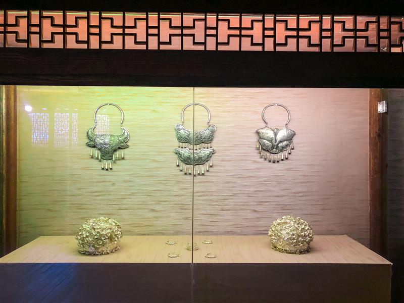 重庆 彭水 蚩尤九黎城 苗族银饰展示