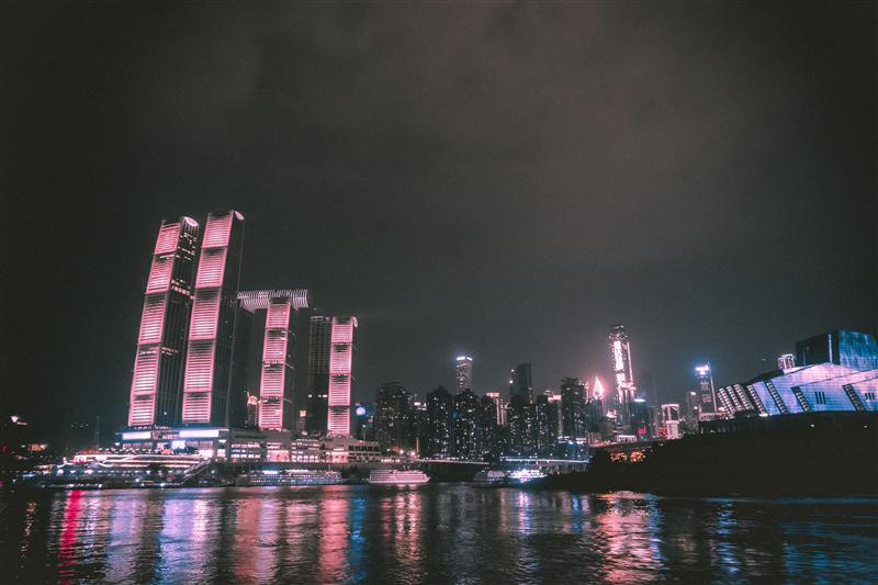 长江黄金游轮船上拍摄的重庆夜景 长江黄金游轮船上拍摄的重庆夜景