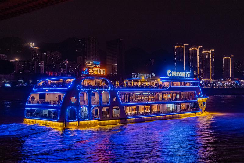 中国 重庆 长江黄金游轮 船上拍摄的重庆夜景 重庆夜景 中国 重庆 长江黄金游轮 船上拍摄的重庆夜景 重庆夜景