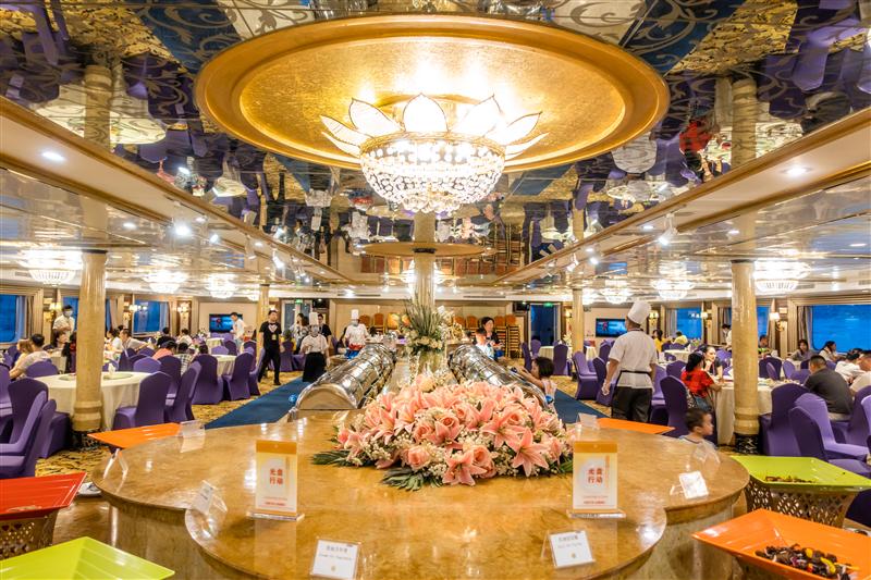 长江黄金8号 自助餐厅   长江黄金8号 自助餐厅
