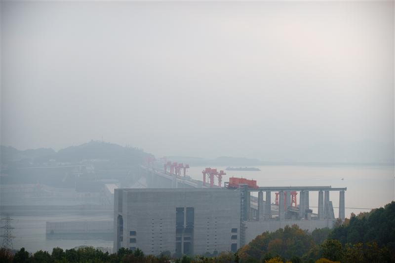 中国 湖北 宜昌 三峡大坝 坛子岭观景台 远眺三峡大坝 中国 湖北 宜昌 三峡大坝 坛子岭观景台 远眺三峡大坝
