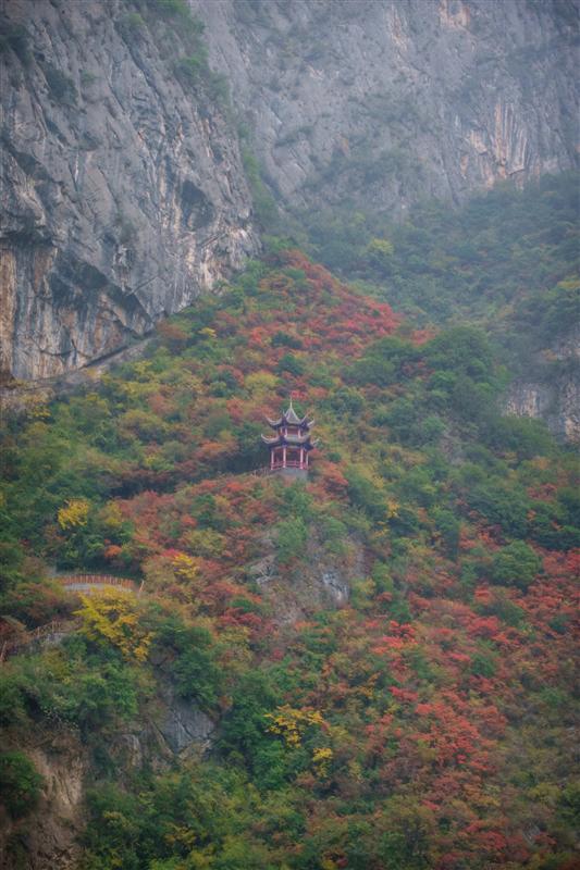 Three Gorges and Wuxia on the Yangtze River Three Gorges and Wuxia on the Yangtze River