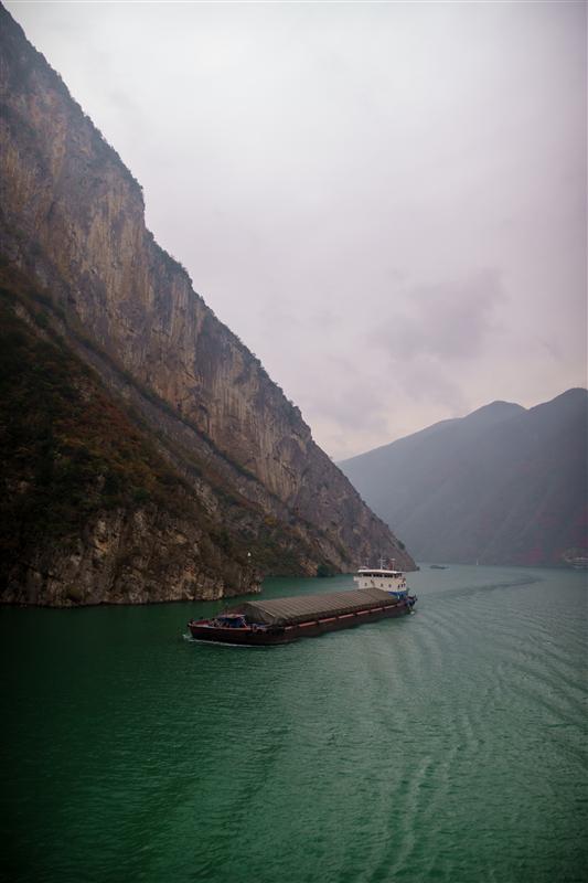 Three Gorges and Wuxia on the Yangtze River Three Gorges and Wuxia on the Yangtze River