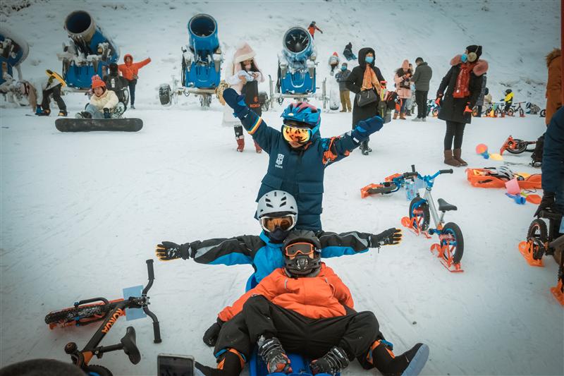 中国 重庆 丰都 南天湖 南天湖国际滑雪场 儿童比赛 冬季 杨志熠