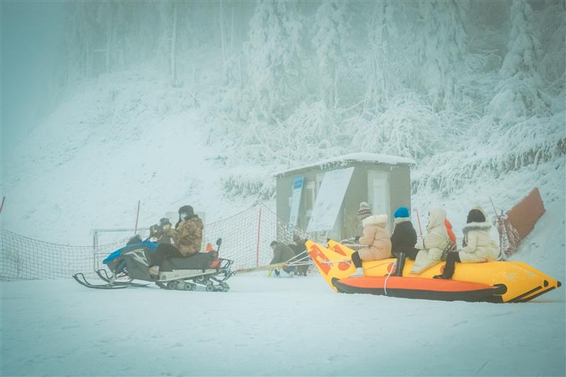 中国 重庆 丰都 南天湖 南天湖国际滑雪场 戏雪乐园 冬季 杨志熠