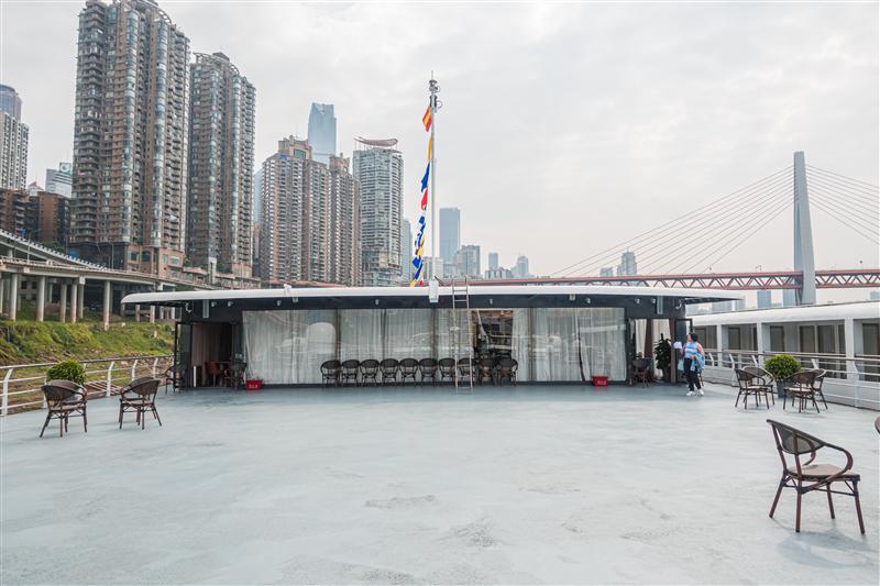 雅典娜号顶楼甲板 雅典娜号顶楼甲板