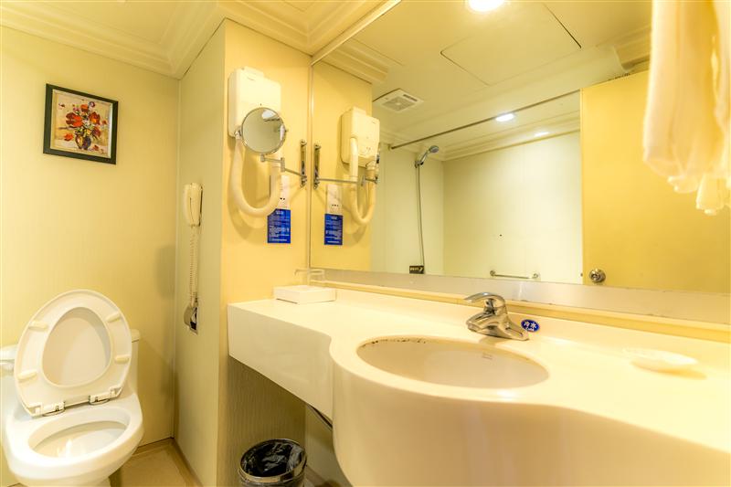 Changjiang No.1 restroom Changjiang No.1 restroom