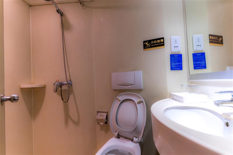 Victoria No.3 restroom Victoria No.3 restroom