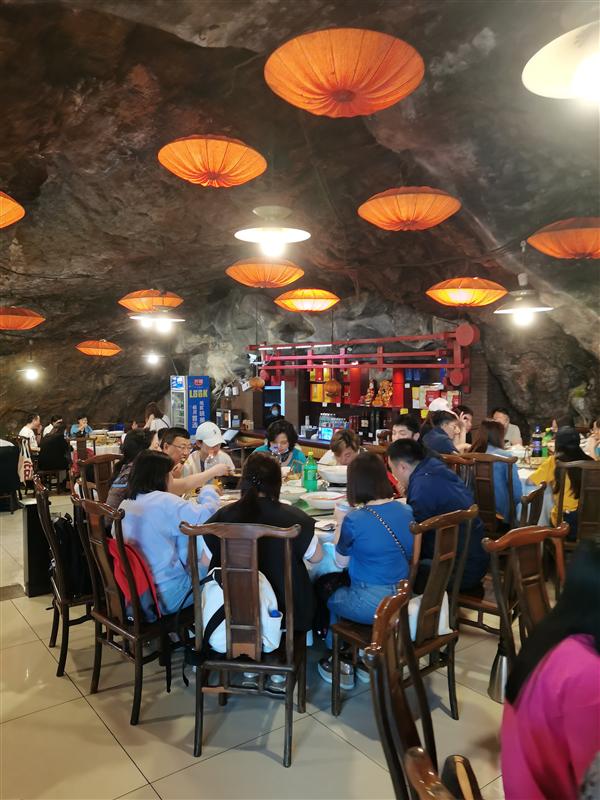 長江探索號巖洞餐廳 長江探索號巖洞餐廳