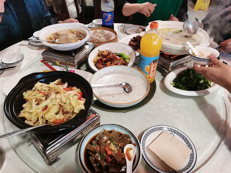 中国 重庆 三峡 长江探索号 岩洞餐厅美食 中国 重庆 三峡 长江探索号 岩洞餐厅美食