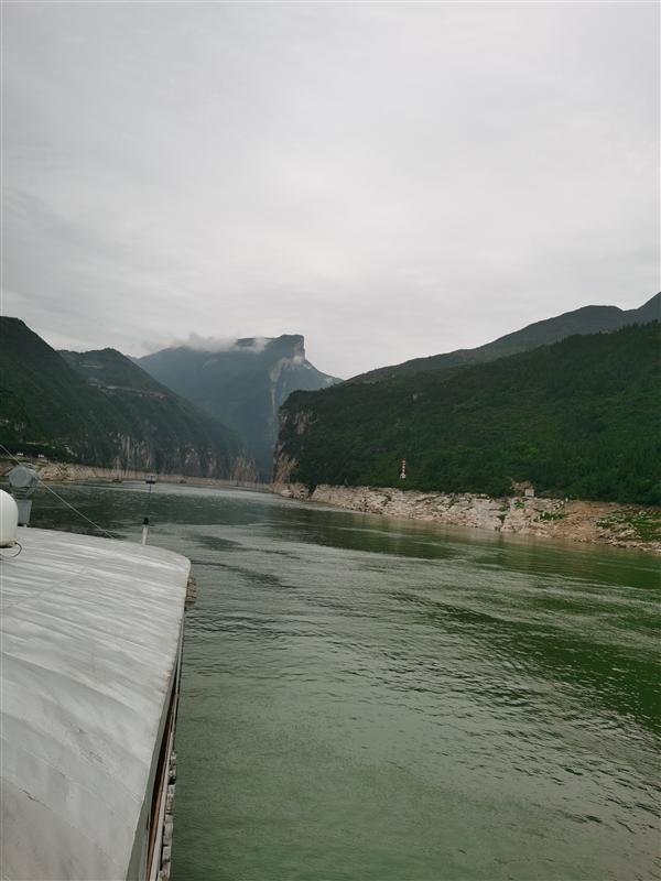 长江探索号瞿塘峡 长江探索号瞿塘峡