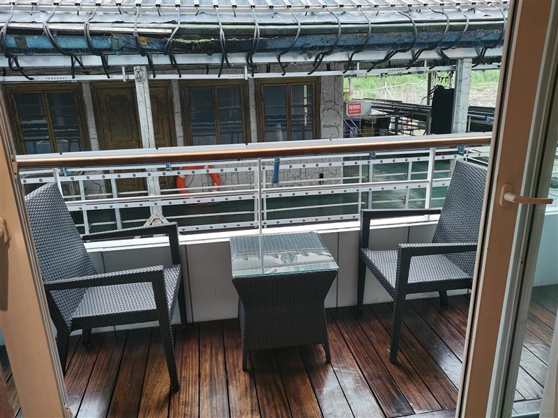 balcony balcony