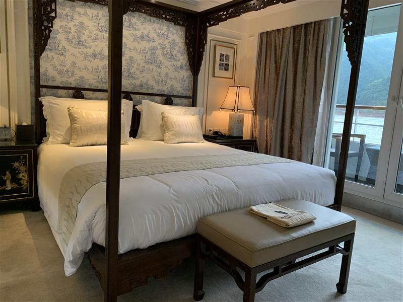 长江探索号游轮名人套房盖茨套房卧室 长江探索号游轮名人套房盖茨套房卧室