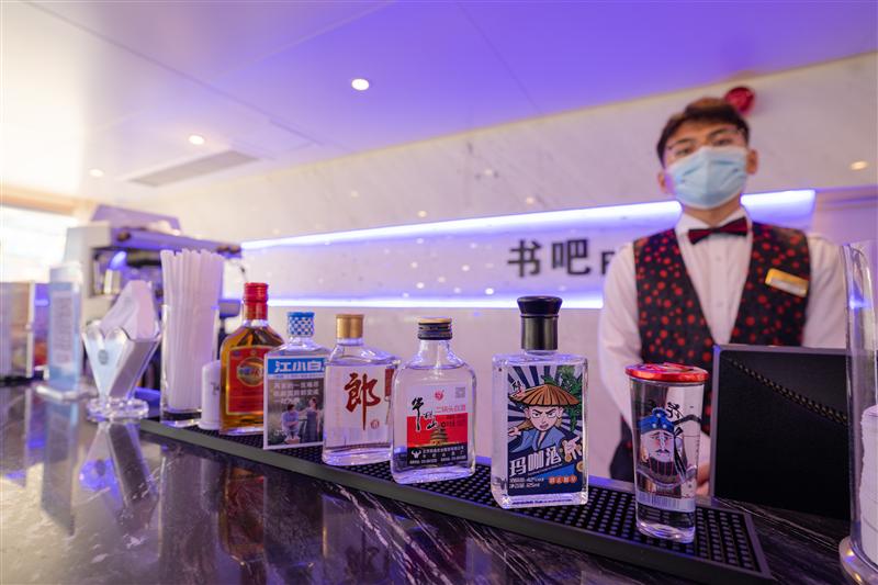 Three Gorges Cruise Meiwei Series Hyatt Book Bar Three Gorges Cruise Meiwei Series Hyatt Book Bar
