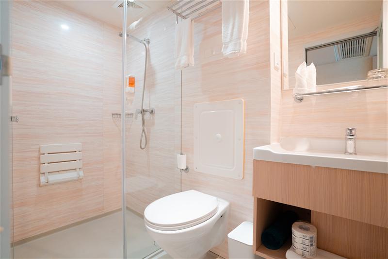 TOILET TOILET
