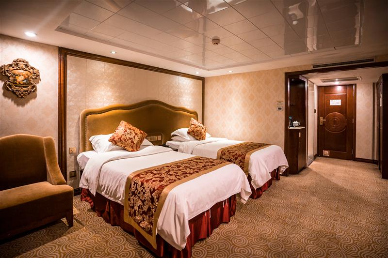 Golden No. 3 accessible room Golden No. 3 accessible room