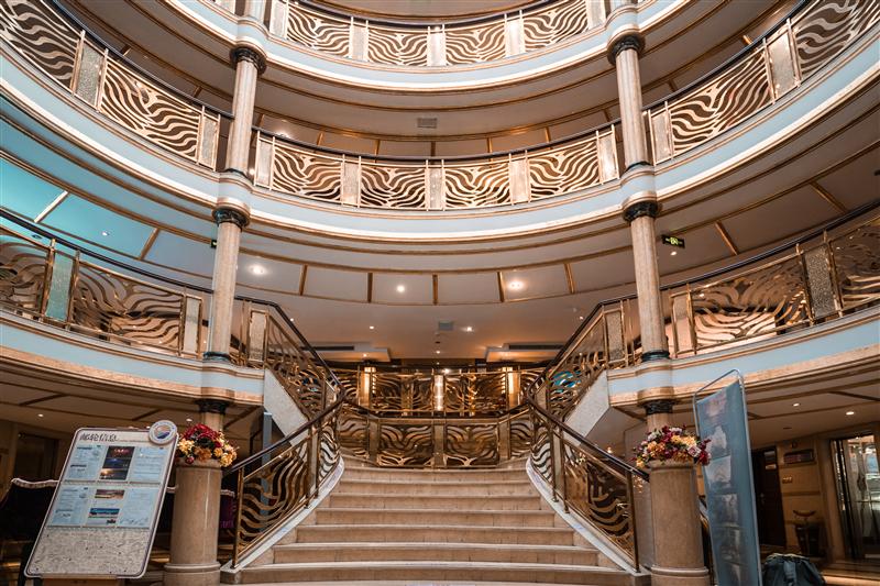 黄金8号游轮大堂 黄金8号游轮大堂