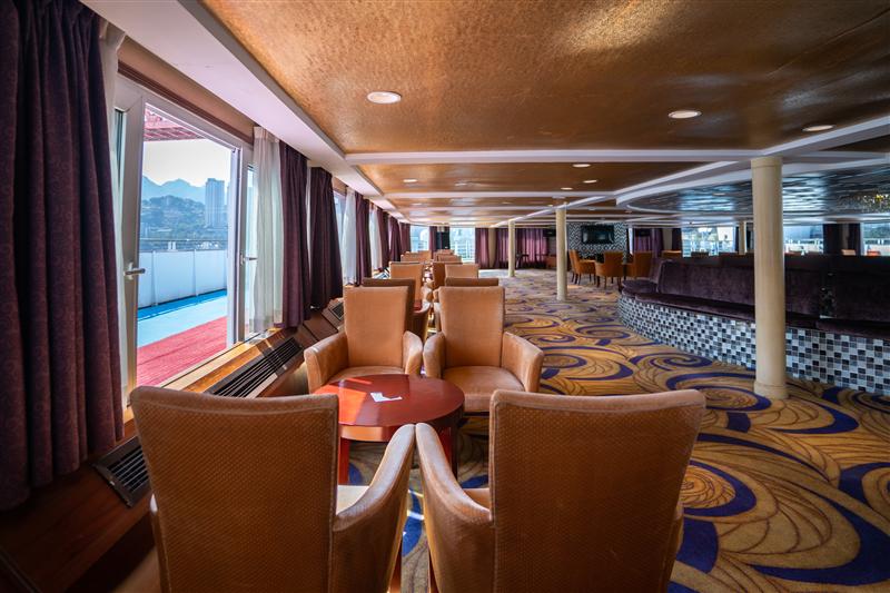 黃金6號陽光酒吧 黃金6號陽光酒吧