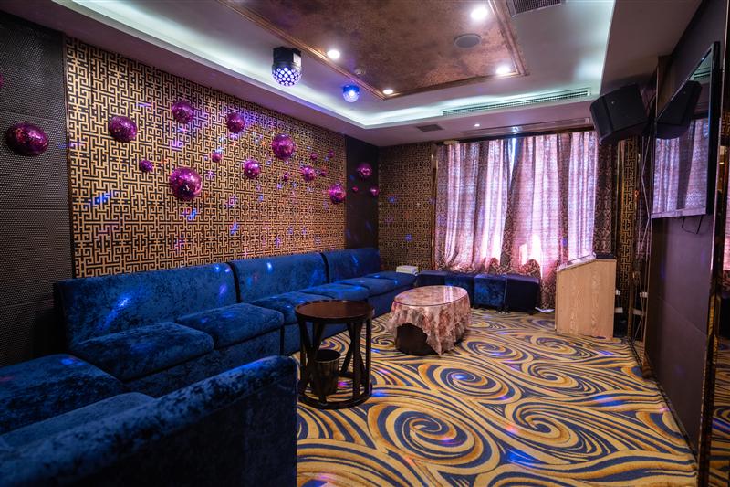 Three Gorges Cruise Gold No. 7 Multi functional Hall KTV Three Gorges Cruise Gold No. 7 Multi functional Hall KTV