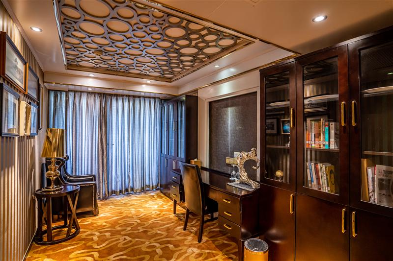 三峡游轮 黄金7号 总统套房 书房 三峡游轮 黄金7号 总统套房 书房