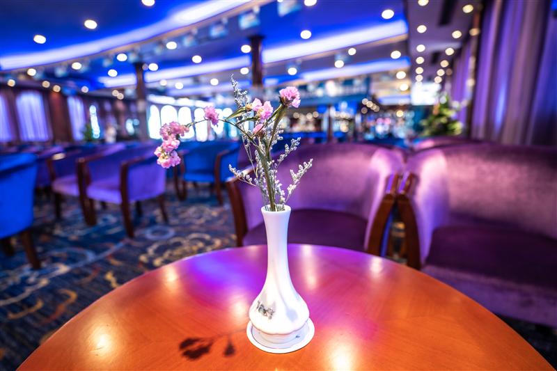 Three Gorges Cruise Meiwei Kaizhen Multi functional Hall Bar Three Gorges Cruise Meiwei Kaizhen Multi functional Hall Bar