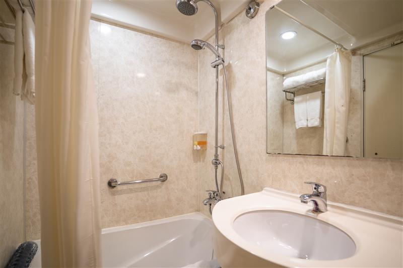 Meiwei Kaizhen Balcony Standard Room Bathroom Meiwei Kaizhen Balcony Standard Room Bathroom