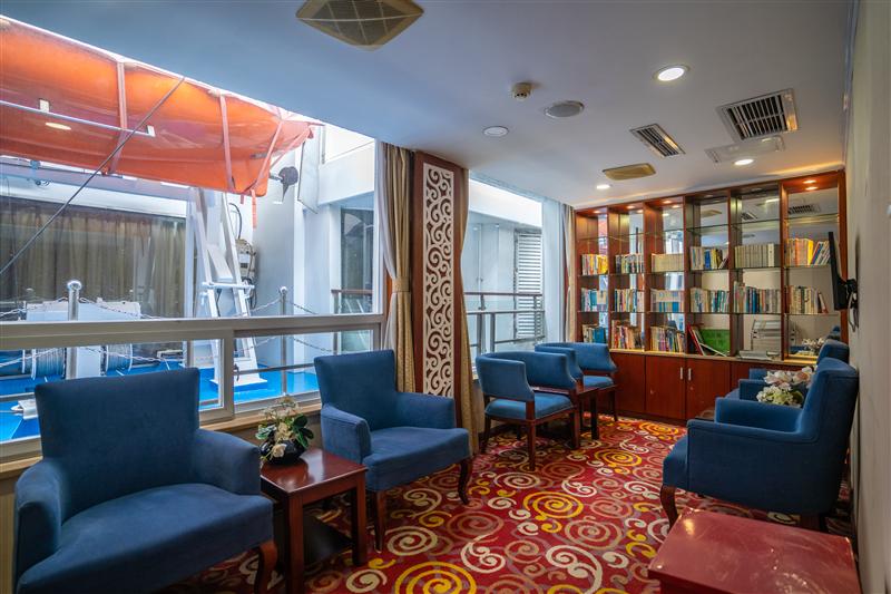 Three Gorges Cruise Ship Huaxia Goddess No.2 Three Gorges Cruise Ship Huaxia Goddess No.2