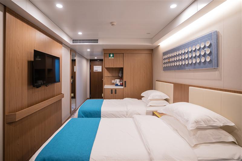 Three Gorges Cruise Ship Huaxia Goddess No. 3 Deluxe Standard Room Balcony Three Gorges Cruise Ship Huaxia Goddess No. 3 Deluxe Standard Room Balcony