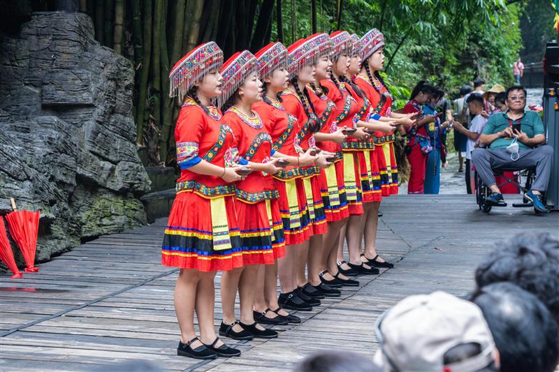 Three Gorges Family Three Gorges Family