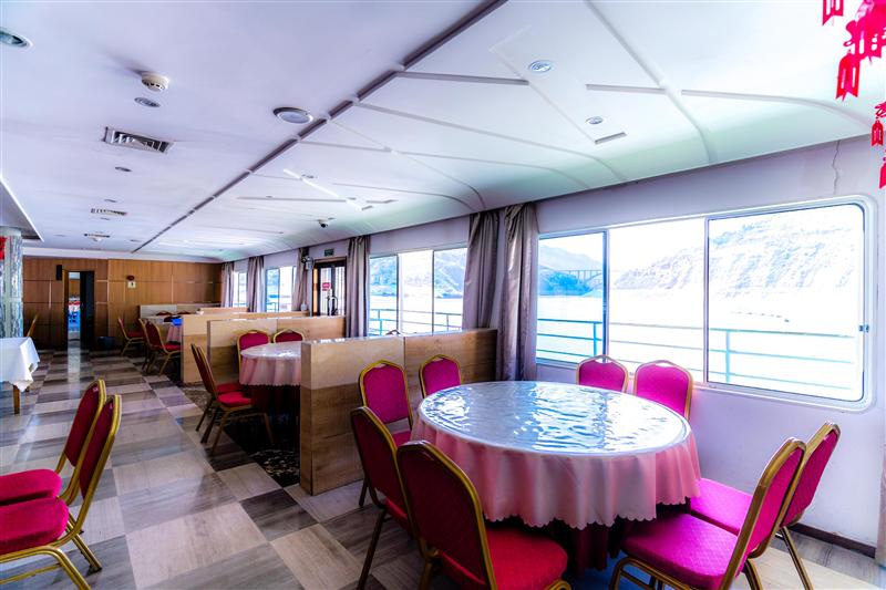 Chongqing Fengjie New High Lake Cruise Restaurant, China Chongqing Fengjie New High Lake Cruise Restaurant, China