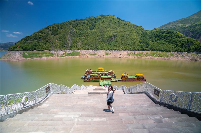 White God City White God City