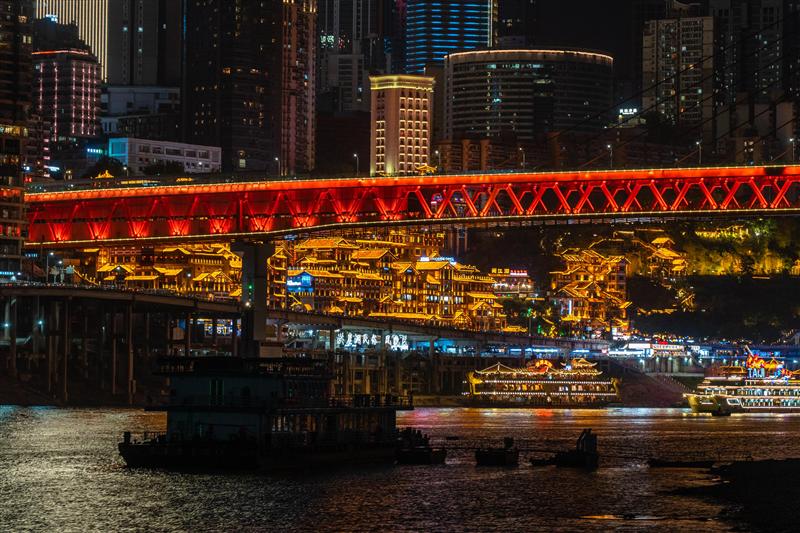 中国重庆朝天门码头洪崖洞 中国重庆朝天门码头洪崖洞