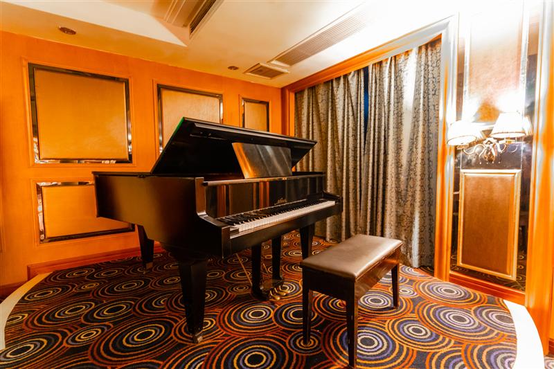 总统六号多功能厅酒吧 总统六号多功能厅酒吧