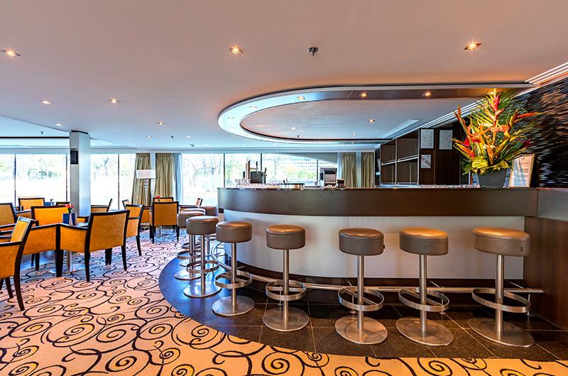 伯爵夫人号邮轮 伯爵夫人号邮轮