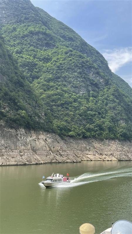 三峡游轮三峡风景 三峡游轮三峡风景