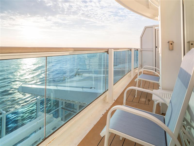 中國上海吳淞口愛達魔都號1