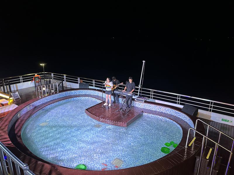 长江奇迹浮光泳池 长江奇迹浮光泳池