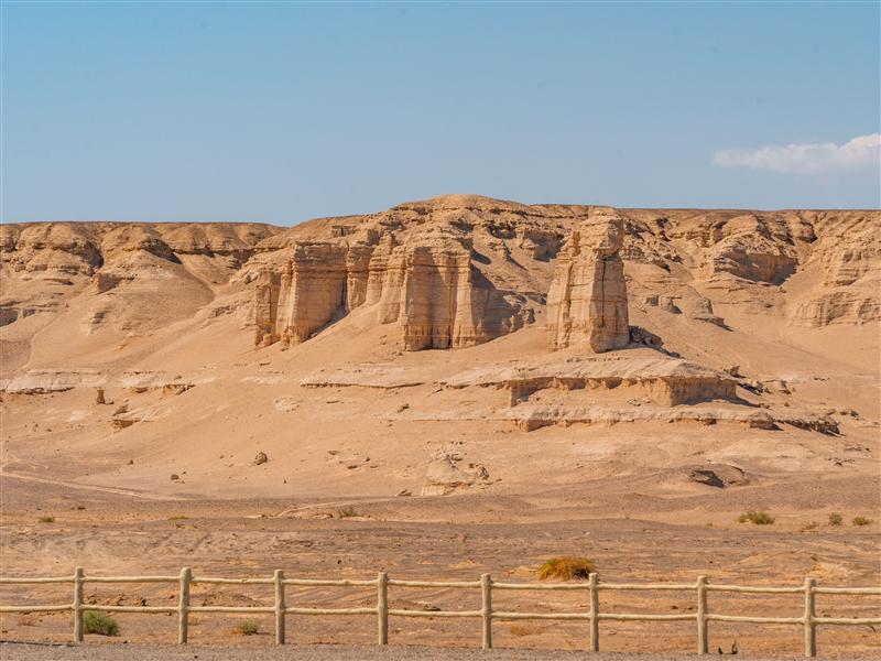 南方列车潇湘号哈密大海道魔鬼城 南方列车潇湘号哈密大海道魔鬼城