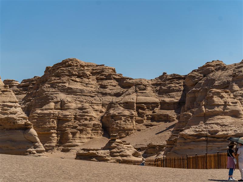 南方列车潇湘号哈密大海道魔鬼城艾斯开霞尔古堡景点 南方列车潇湘号哈密大海道魔鬼城艾斯开霞尔古堡景点