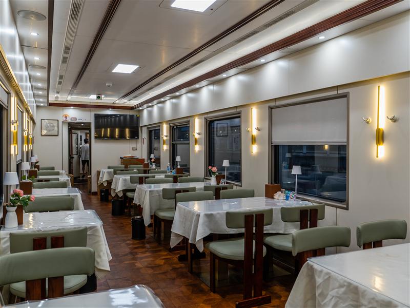 南方列车潇湘号沁潇湘餐厅车 南方列车潇湘号沁潇湘餐厅车