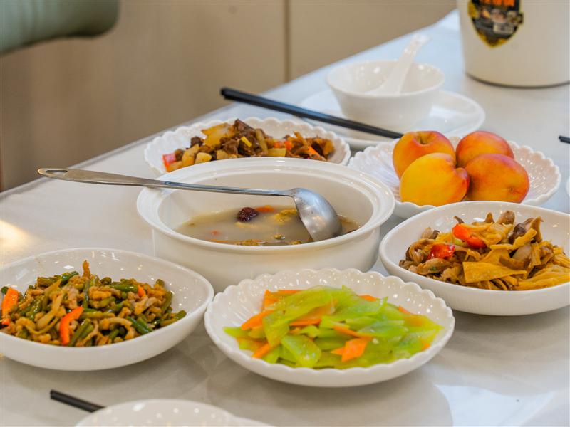 南方列车潇湘号沁潇湘餐厅车桌餐 南方列车潇湘号沁潇湘餐厅车桌餐