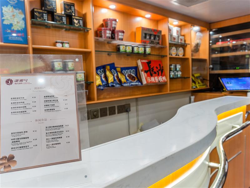 南方列车潇湘号醉潇湘娱乐车吧台 南方列车潇湘号醉潇湘娱乐车吧台