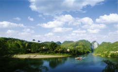 貴州荔波小七孔夏天避暑勝地 貴州荔波小七孔夏天避暑勝地,貴州荔波的名頭可不小,世界級的名號也有,這個地方被譽為地球腰帶上的“綠寶石”、“中國最美喀斯特”,荔波位于貴州省黔南州。